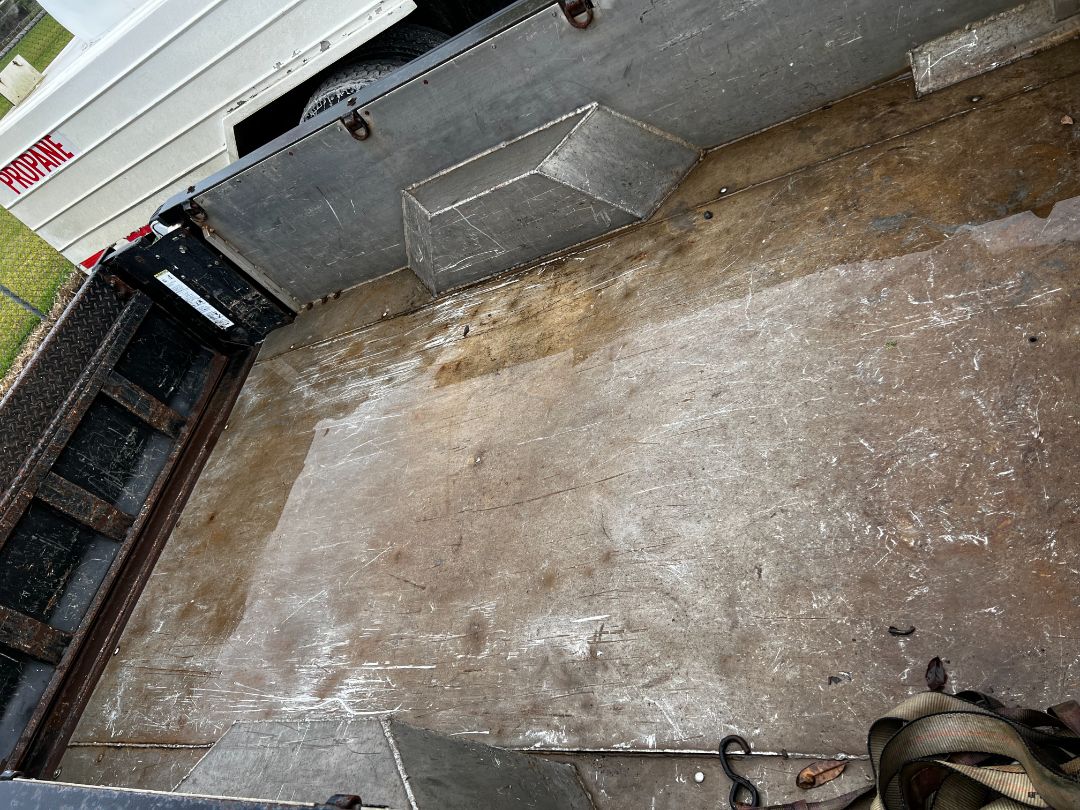 2010 FORD F-350 - Image 9